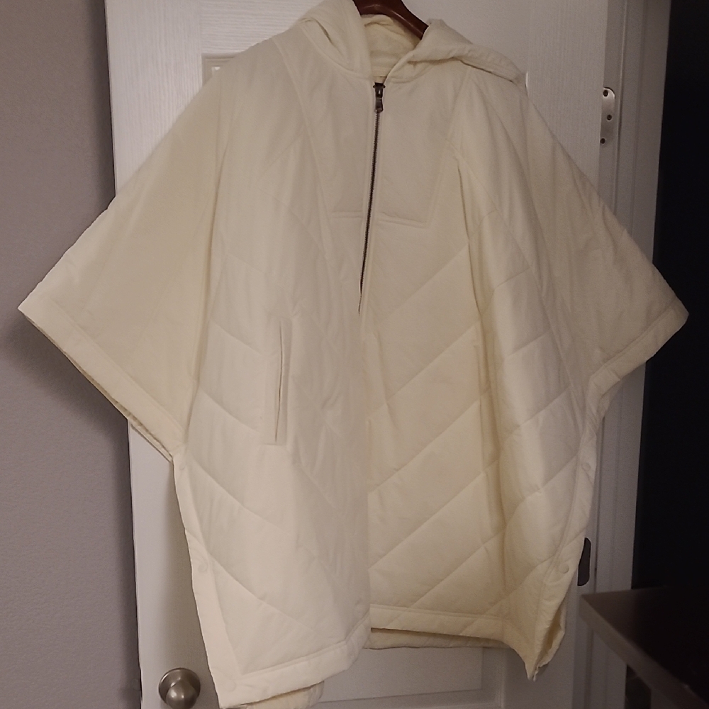 Banana Republic Cream Quilted Poncho